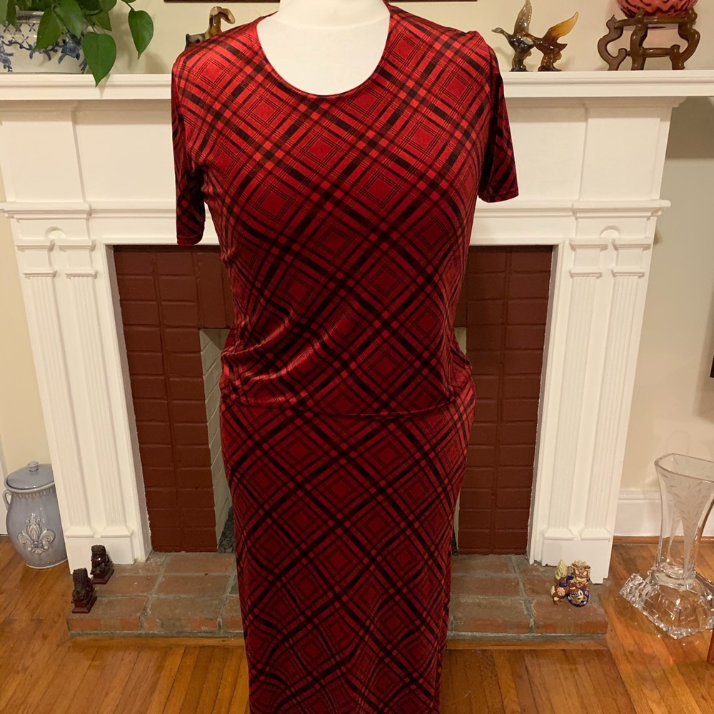 Red & Black Velvet Plaid Top & Maxi Skirt